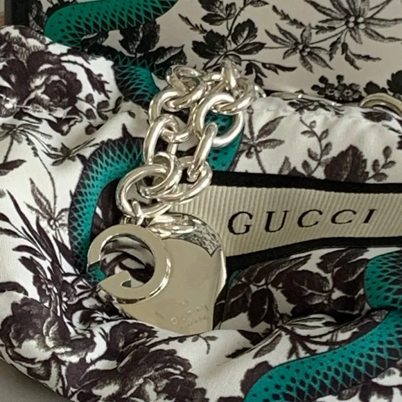 🔥🔥🔥AUTHENTIC Gucci Sterling Silver GG Design Heart Charm Bracelet🔥🔥🔥 - Picture 10 of 15